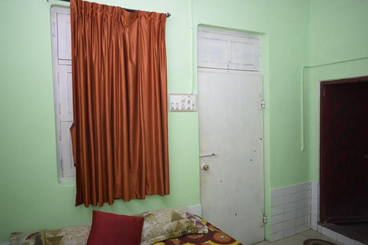 Balaji Guest House 蓬蒂切里 外观 照片