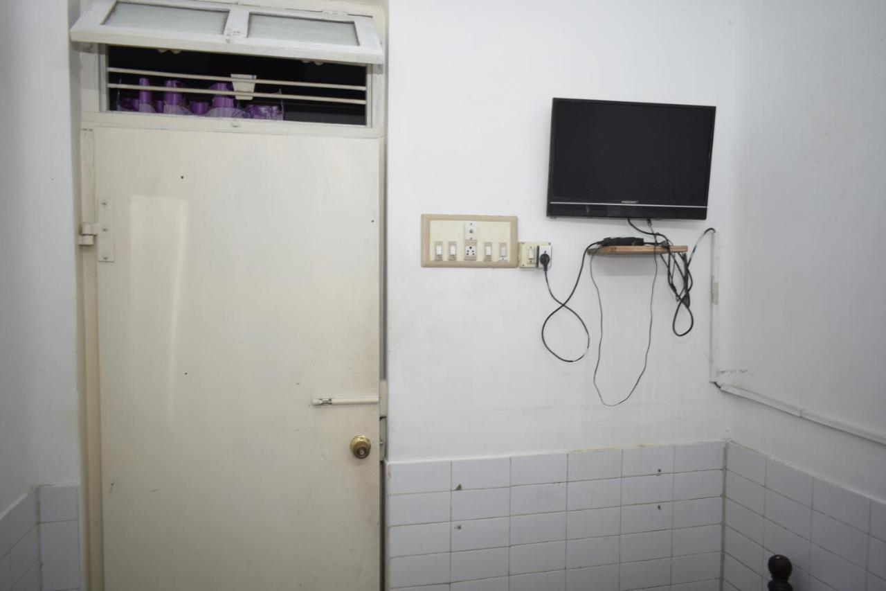 Balaji Guest House 蓬蒂切里 外观 照片