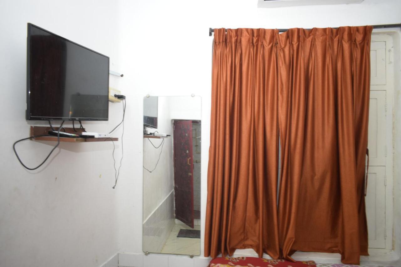 Balaji Guest House 蓬蒂切里 外观 照片